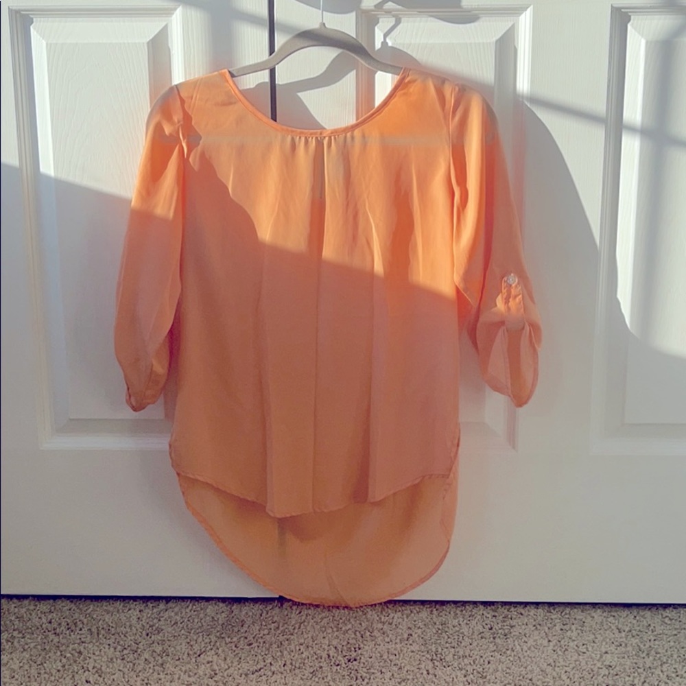 Women’s high-low blouse